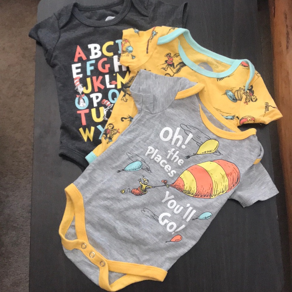 Dr. Seuss onesie set short sleeve